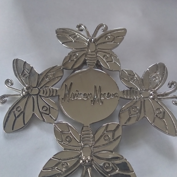 Neiman Marcus SCARF CLIP Emilia Castillo 96 Butterflies Stainless Steel 2.5X2.5" - Picture 4 of 7